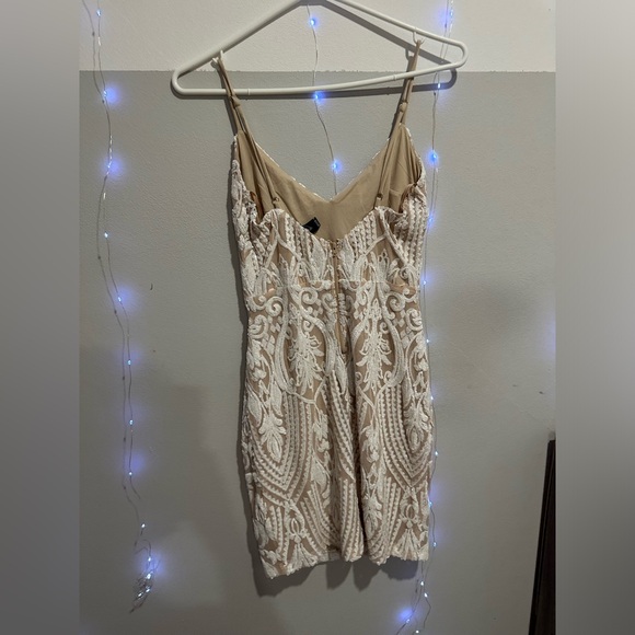 Short dress - Picture 3 of 3